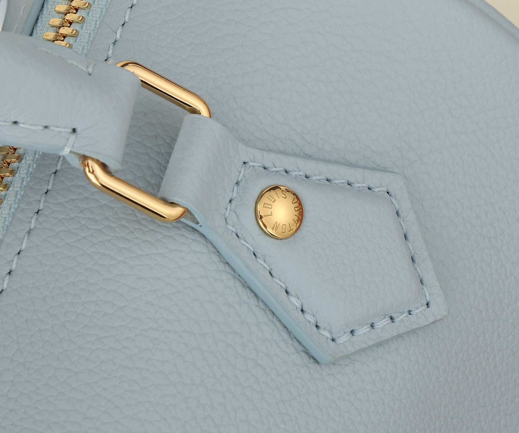 LV Speedy 18  M24604 18x12.5x11CM