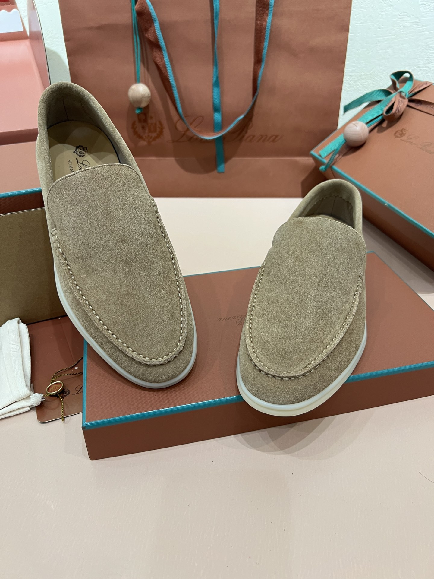 ua L**o p*ana summer walk loafers