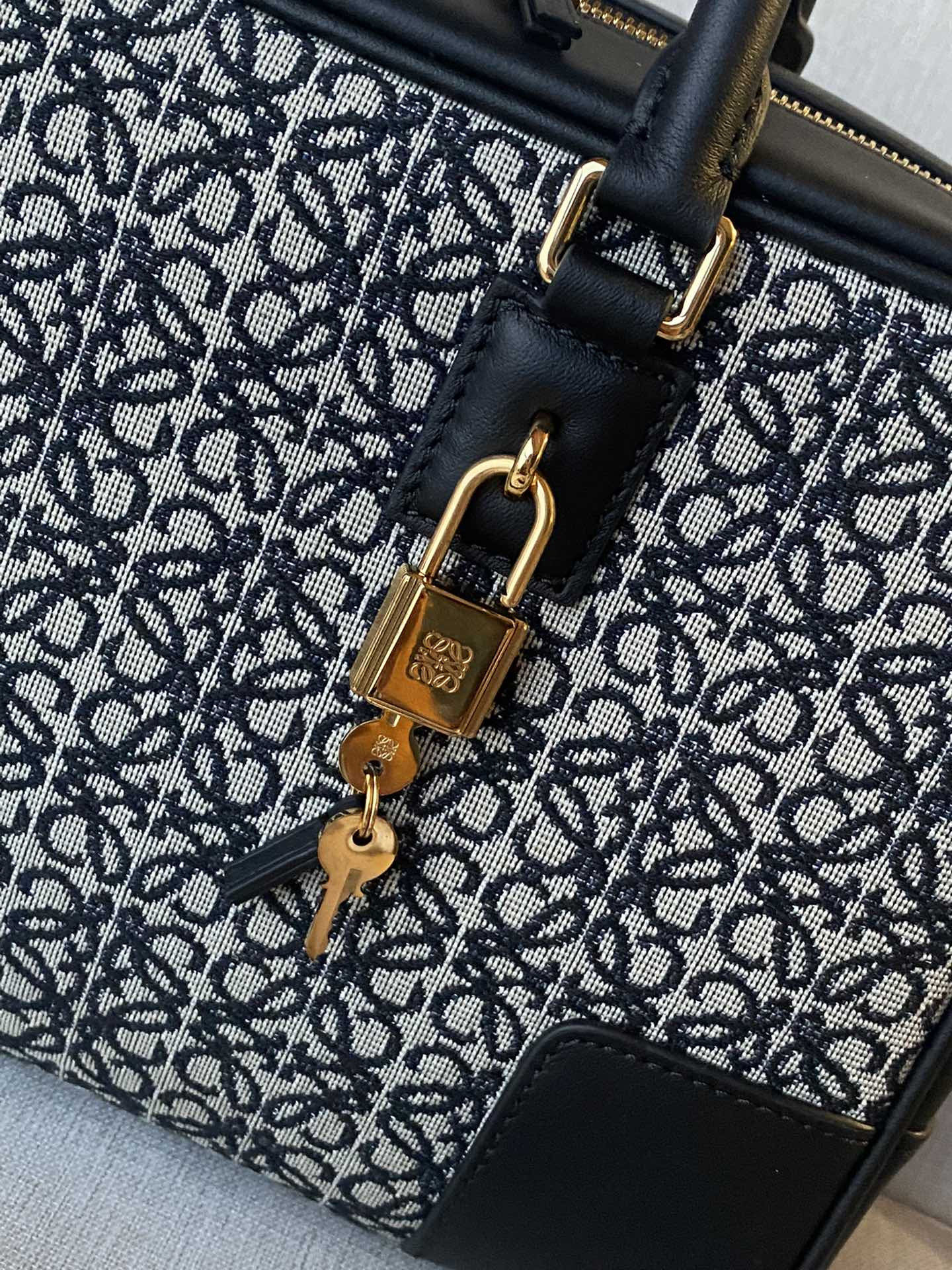 L0ew* amazona 28x18x11cm