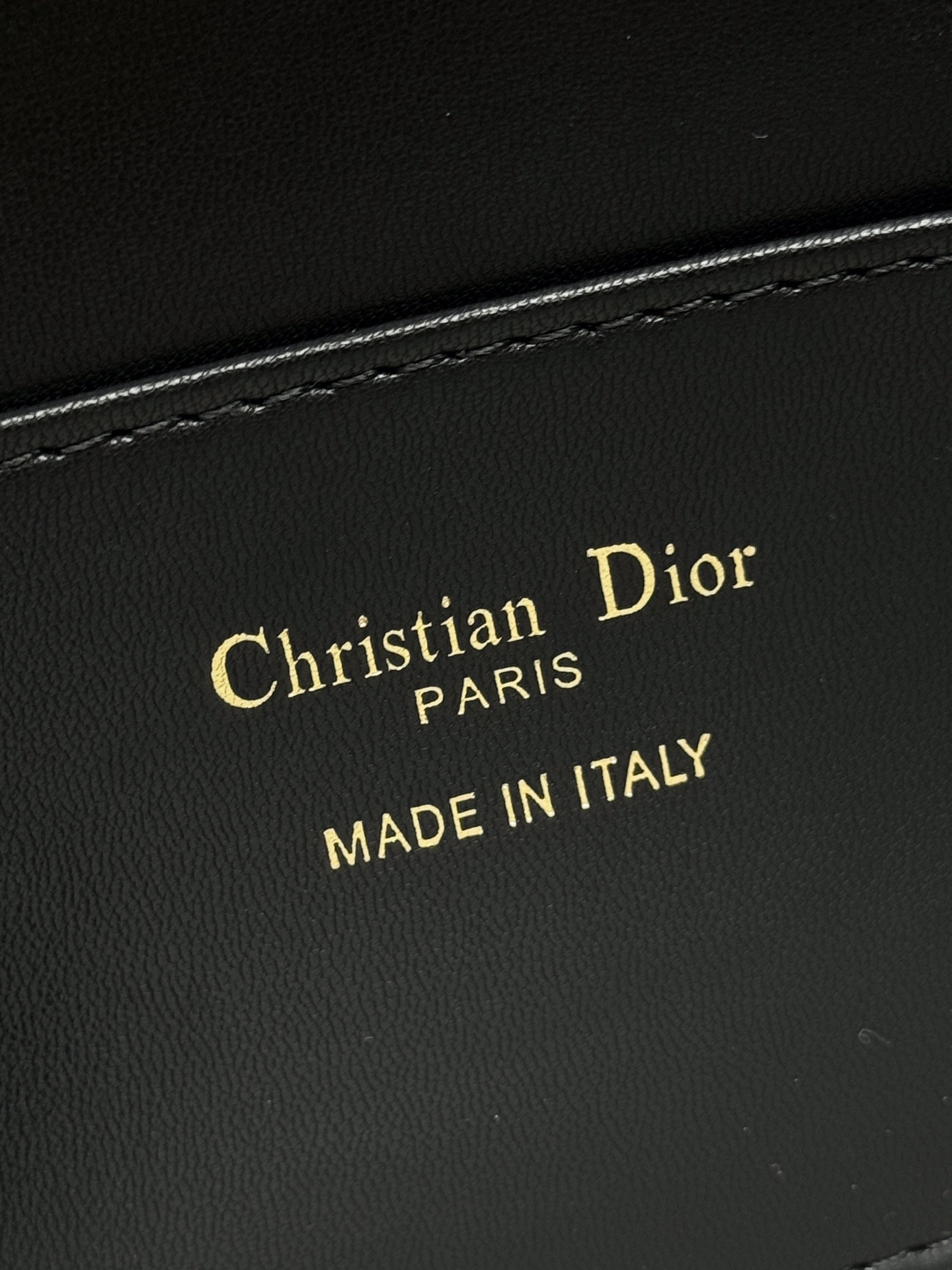 D*or miss D*or flap bag 22 x 11 x 6 cm