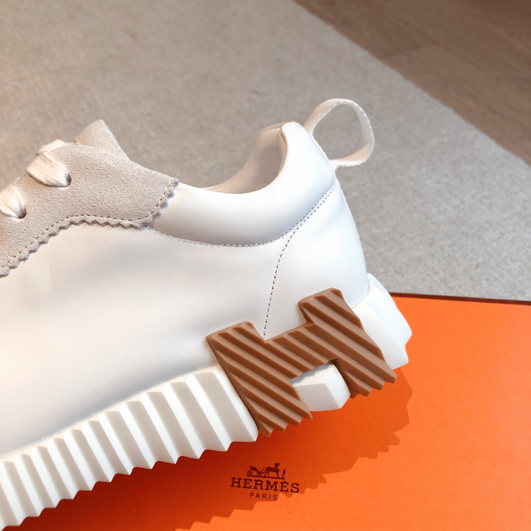 ua H**me5 bouncing sneaker