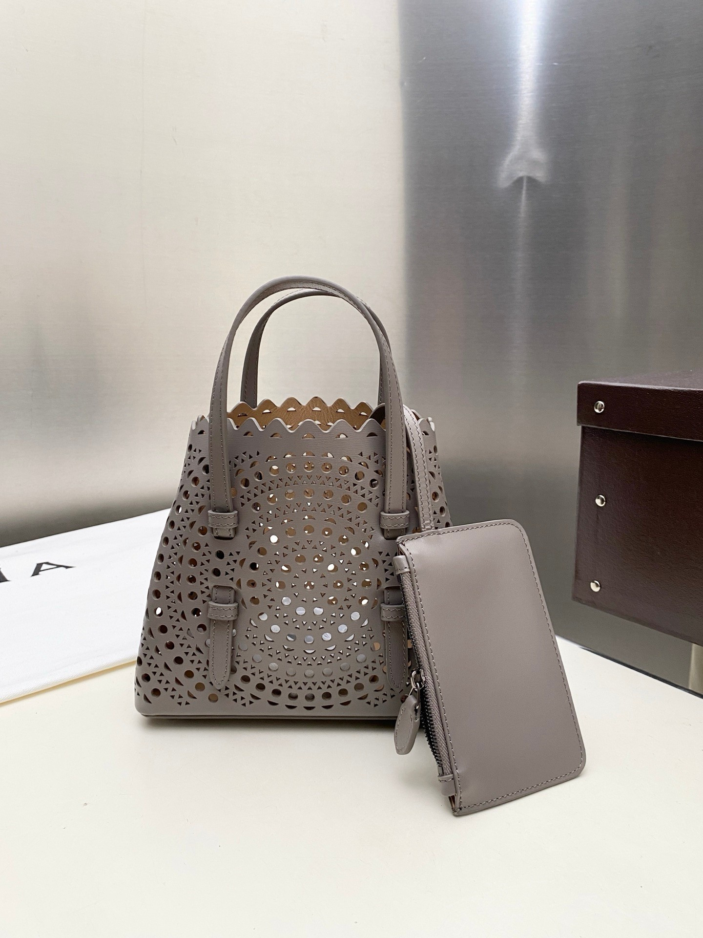 ALAÏA Mina 20 bag 20x17x10cm