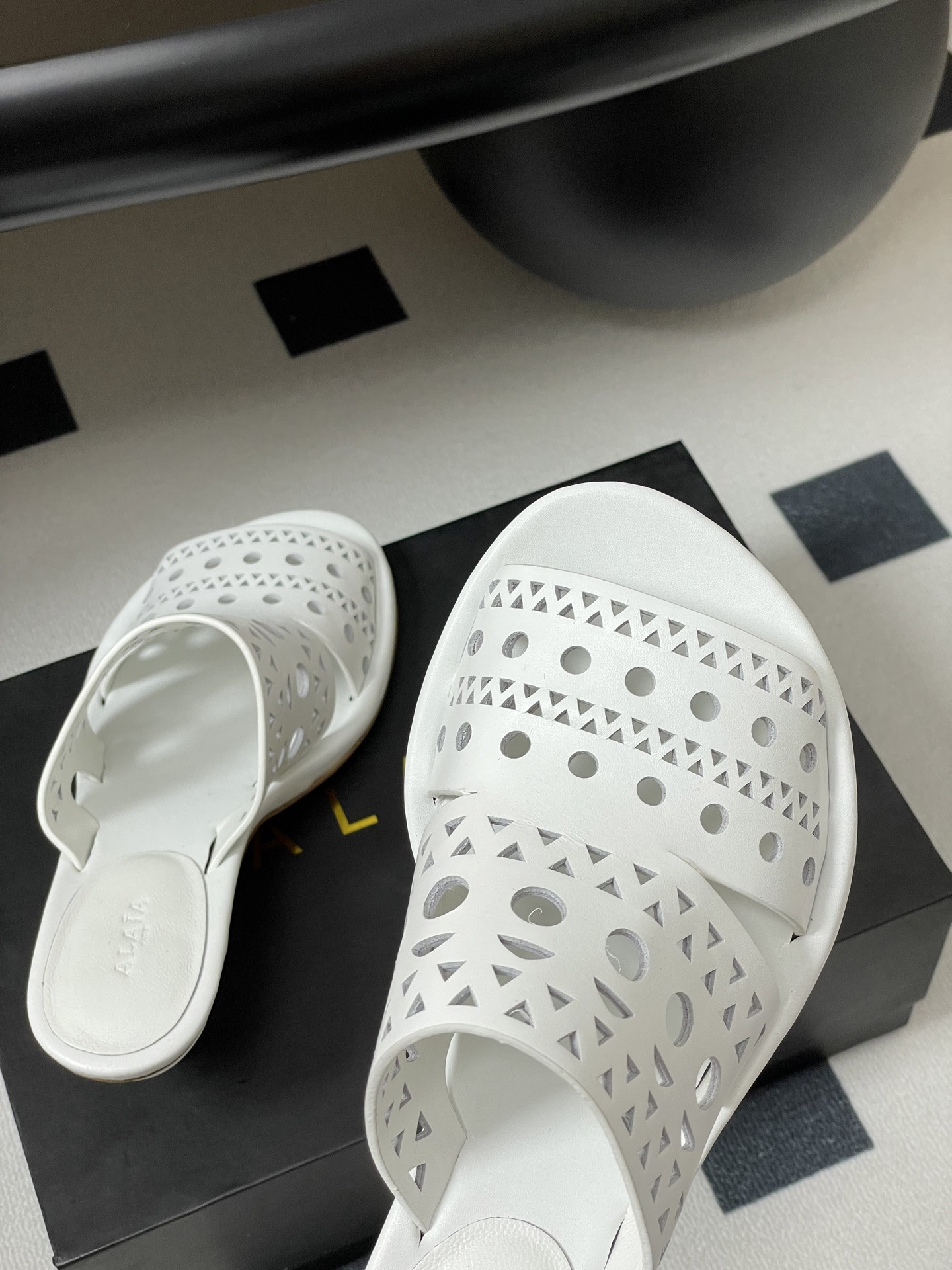 UA Alaia Heeled slippers 5.5cm Heel(Customized Size 7-10 days production time)